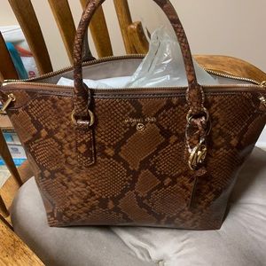 Michael kors Elsinore satchel